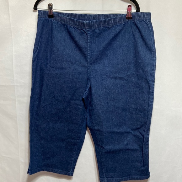 Pants - RealSize Pull-on No Pockets Stretch Capris
